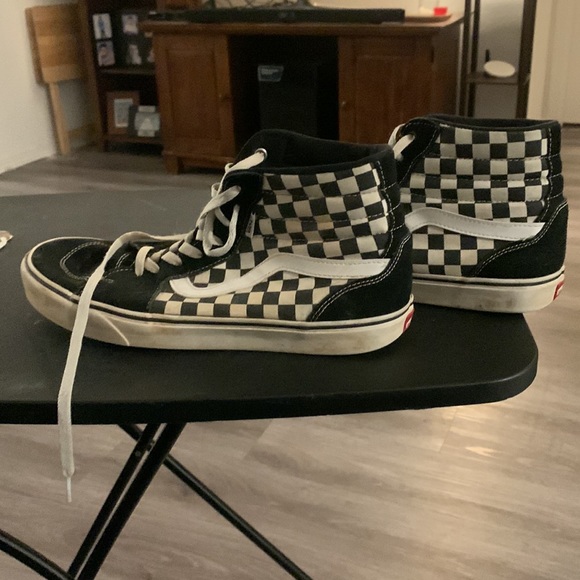 Some black and white ankle shoes from vans. - Picture 2 of 2